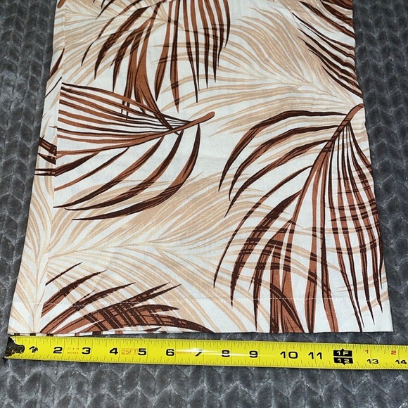 Tahari Linen Blend Palm Print Pants Womens Size Large.  Brown/Cream. Wide Leg. - Picture 7 of 9